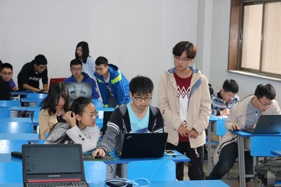 網(wǎng)信中心推進(jìn)校園正版化服務(wù)與網(wǎng)絡(luò)信息技術(shù)推廣服務(wù) 構(gòu)建智慧校園新生態(tài)